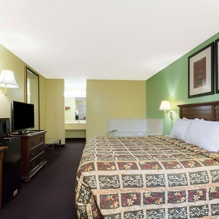 Days Inn Lamont/Monticello Eksteriør billede